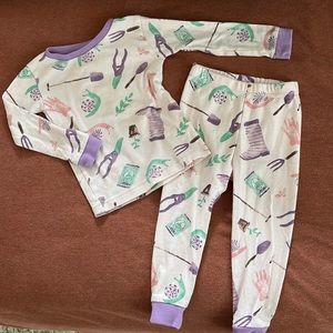 Burt’s Bees Kids size 2T snug fit organic two piece pajamas
